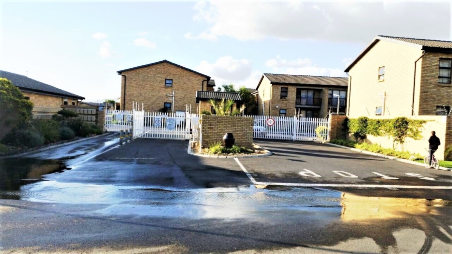 2 Bedroom Property for Sale in Fairview Golf Estate Western Cape